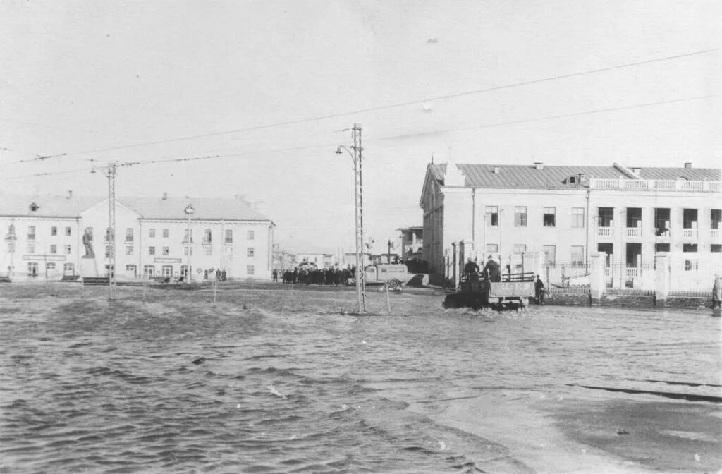 Какие улицы затопила в городе орске. Наводнение в Орске в 1957. Орск 1957 наводнение в Орске. Орск старый город. Орск в 1950.
