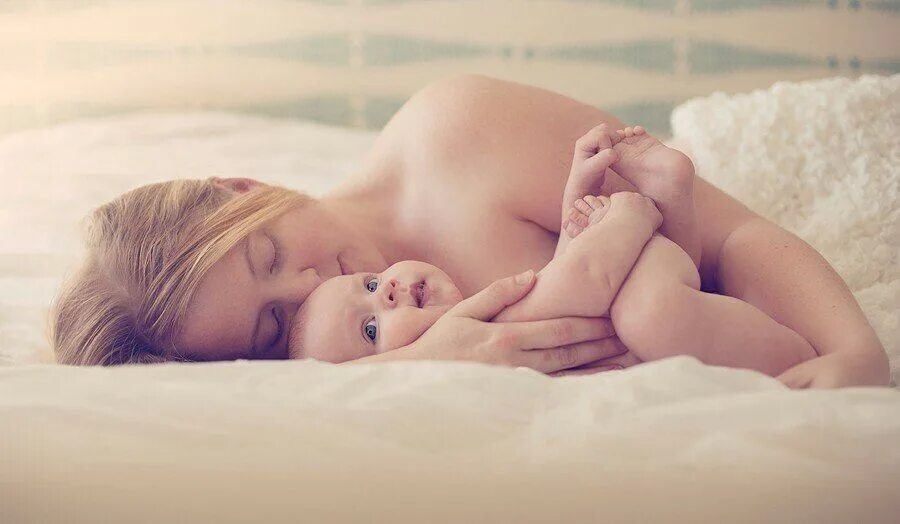 Мама и малыш нежность. Нежная мама. Доброе утро мама и малыш. Новорожденный ребенок и мама нежность.