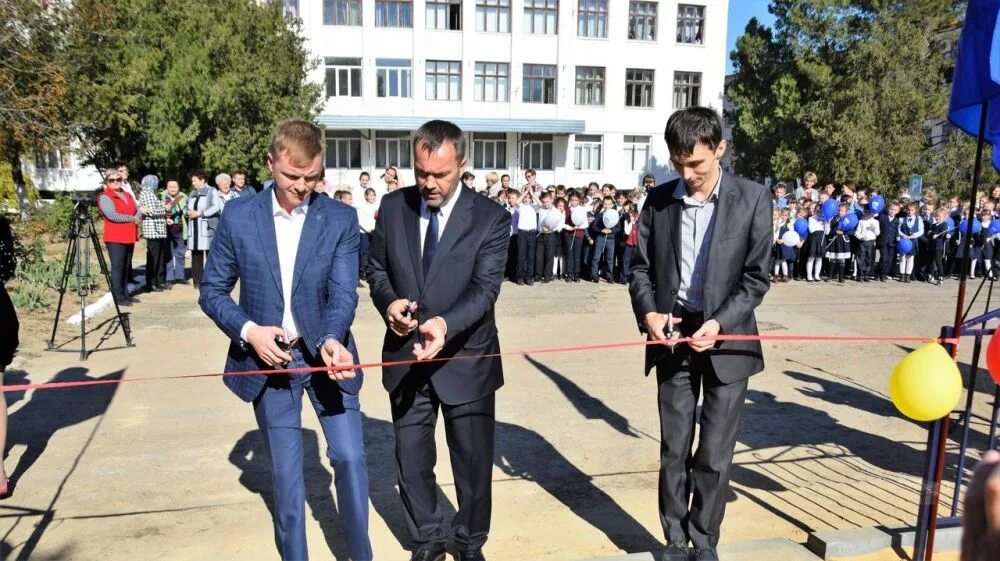 Село Петровка Красногвардейский район. Село Петровка Красногвардейский район Республика Крым. Красногвардейский район Петровка школа 2. Петровка Красногвардейский район Республики Крым школа 2.