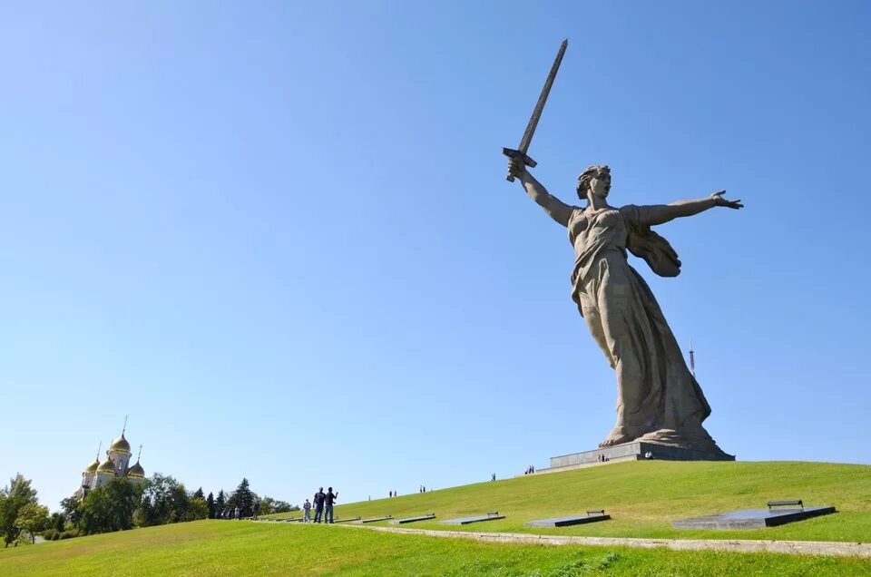 Площадь героев волгоград мамаев курган. Мамаев курган волгоград. Камеры мамаев курган. Мамай курган волгоград. Храм на мамаевом кургане волгоград.