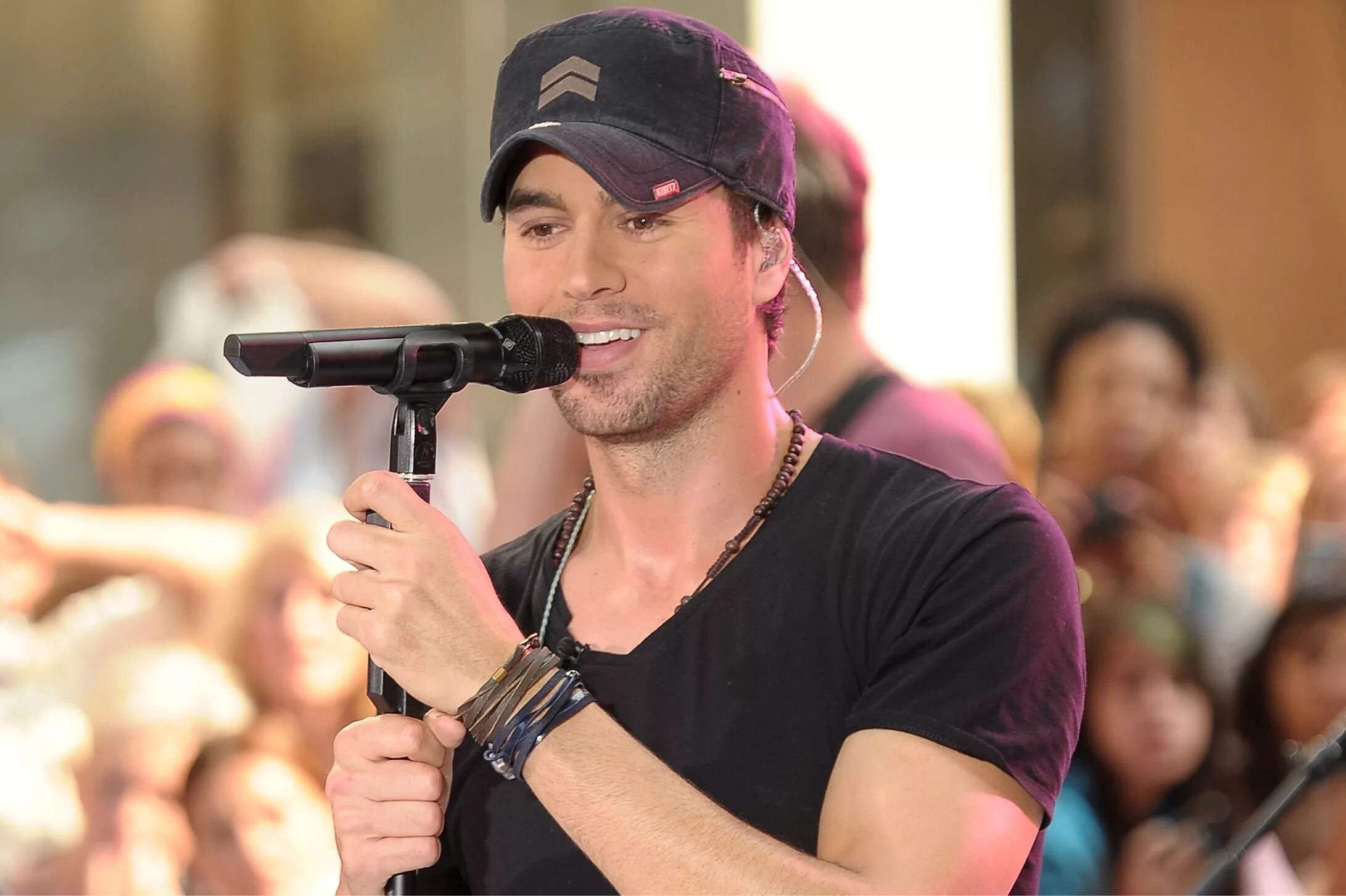 Песня мужчины певец. Иглесиас. Певец Enrique Iglesias. Энрике Иглесиас фото. Энрике Иглесиас 2023.