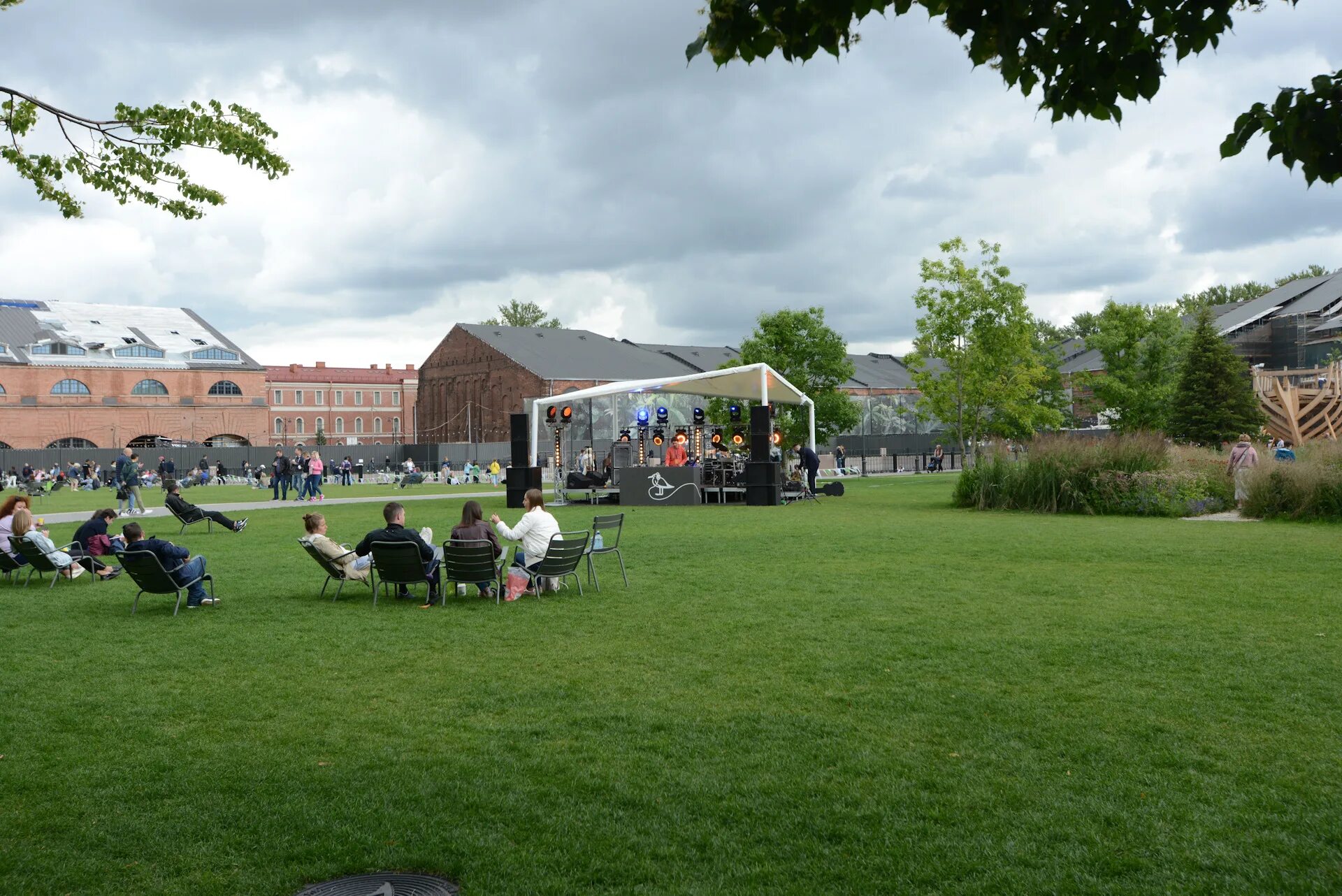 Новая голландия нто. Ронен ресторан новая голландия. Новая голландия питер. Новая голландия санкт-петербург. Новая голландия магазины.