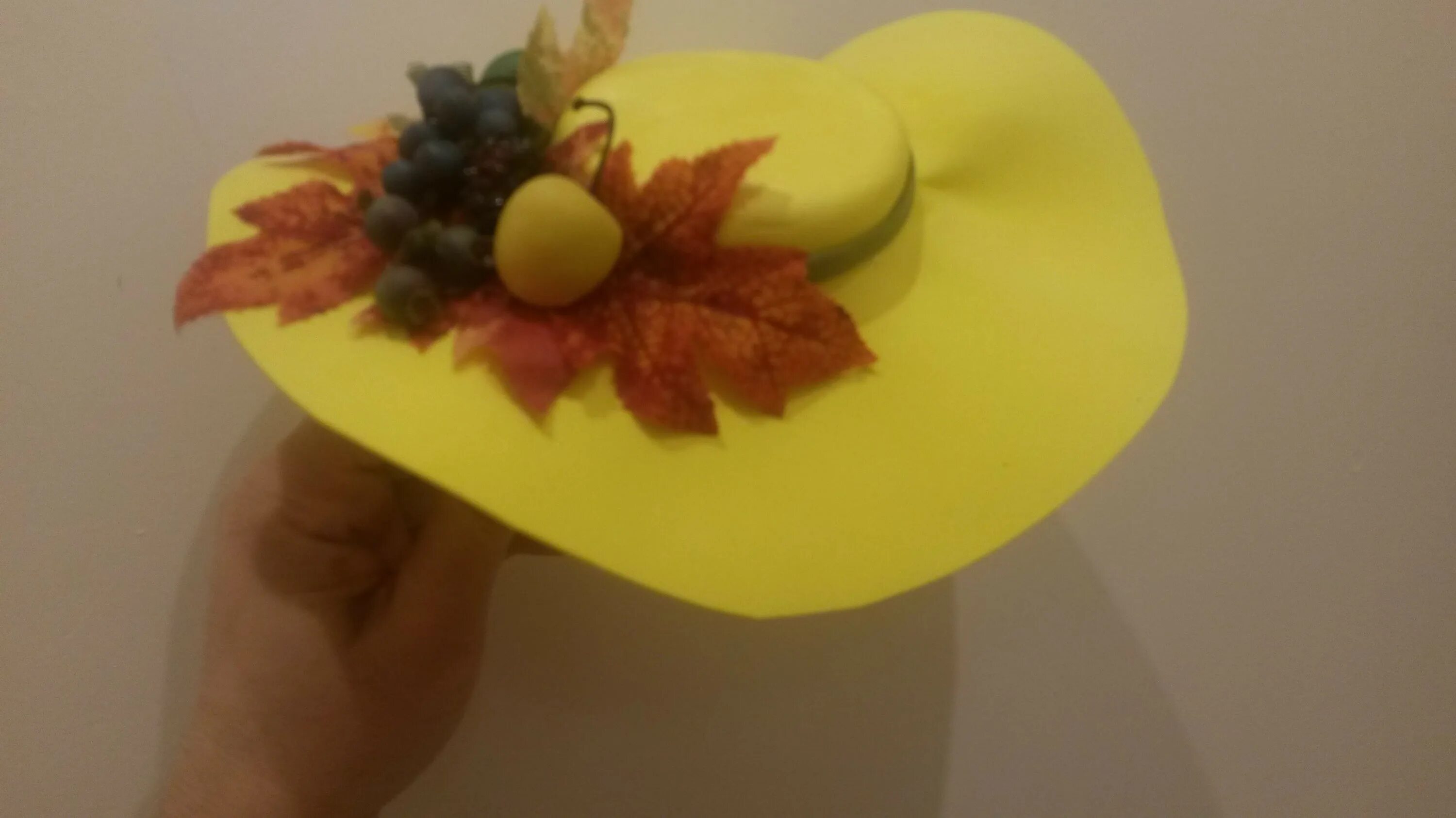 шляпа из фоамирана. шляпка из фоамирана на ободке. летняя шляпка с цветами из фоамирана. шляпа из фоамирана своими руками. шляпа из фоамирана своими руками.