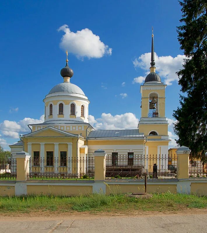 Юрьево девичье. Юрьево-девичье церковь георгия победоносца. Юрьево девичье конаковский район. Храм юрьево девичье. Церковь юрьево девичье тверская область.