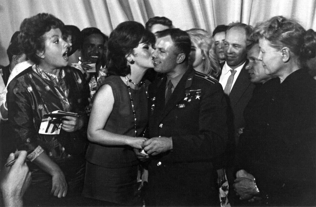 Gina Lollobrigida and cosmonaut Yuri Gagarin в 2025 г