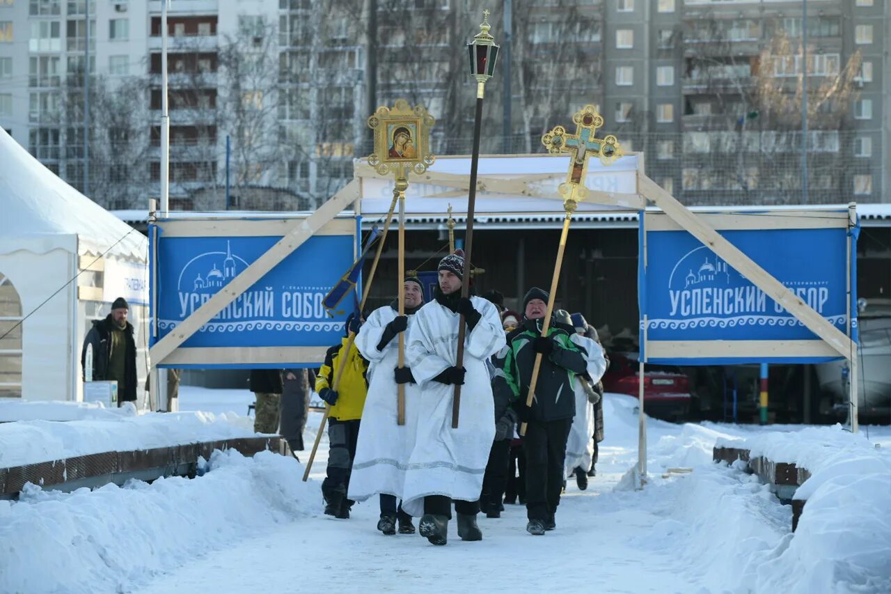 Купели дорогобужа. Купель в царицыно 2023. Купель в царицыно 2022. Купель в среднеуральске. Часовня у источника пресвятой троицы шигоны.