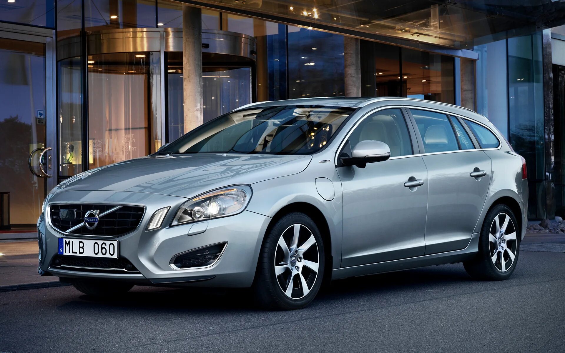 Вольво с 60 универсал. Volvo v60 2014. Вольво v60 2012. Volvo v60 универсал 2011.