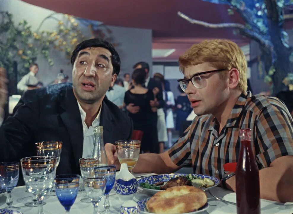 Кавказская пленница пенза кафе. Шурик кавказская пленница. Трус балбес бывалый укол. Кавказская пленница шашлык. Операция ы кавказская пленница.