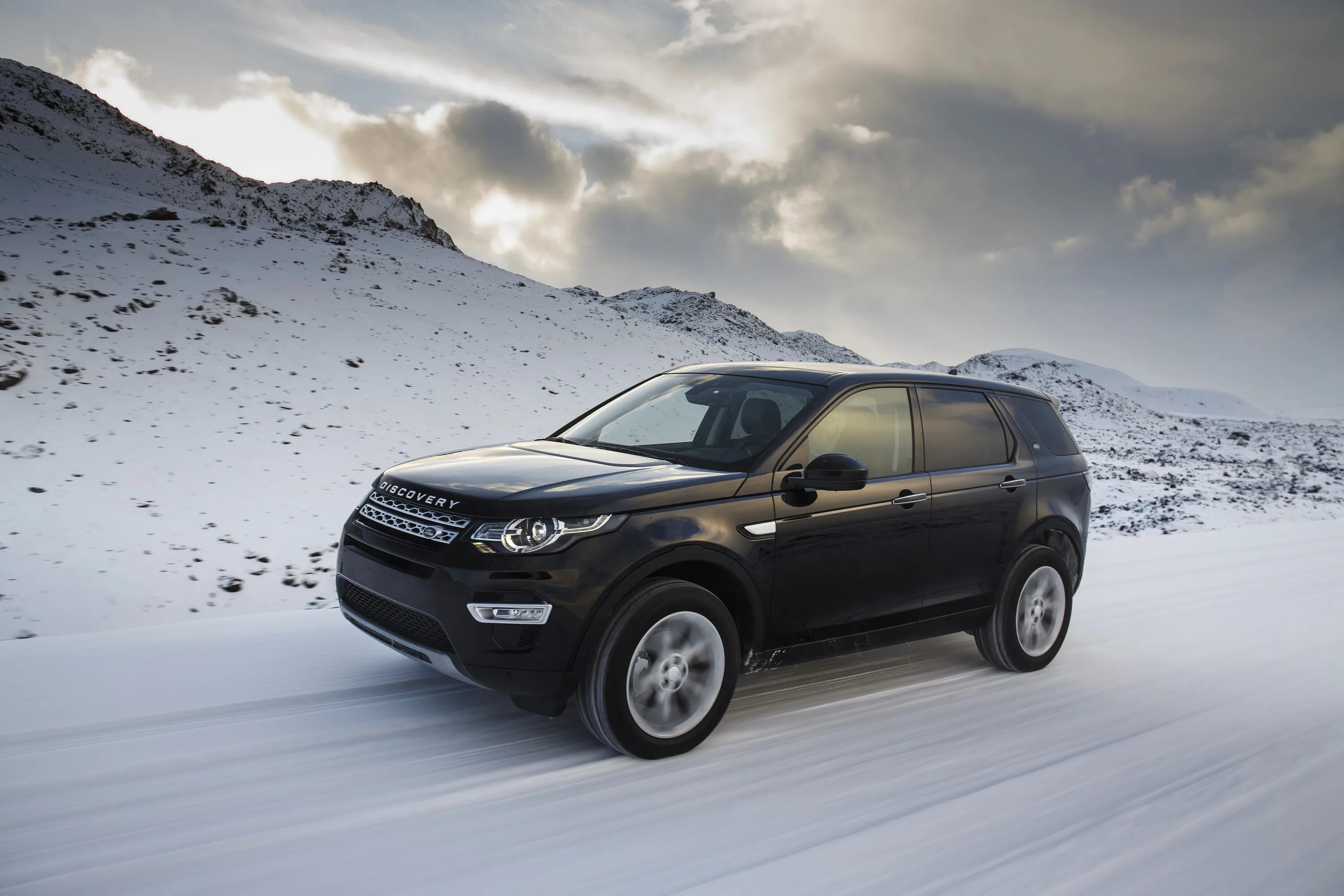 Discovery sport 2.0. Land Rover Discovery Sport 2. Ленд Ровер Дискавери спорт 2.0 АТ. L 550 Дискавери спорт. Land Rover Discovery Sport 2.2 2015 Driveline.