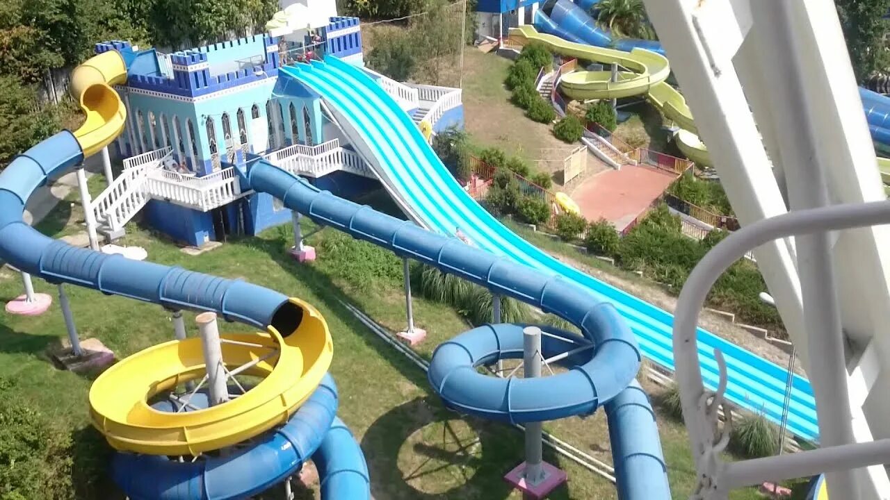 Головинка сочи замок. Краснодарский край сочи микрорайон головинка аквапарк. Головинка сочи аквапарк. Головинка отель замок. Гостевой дом замок у моря головинка.