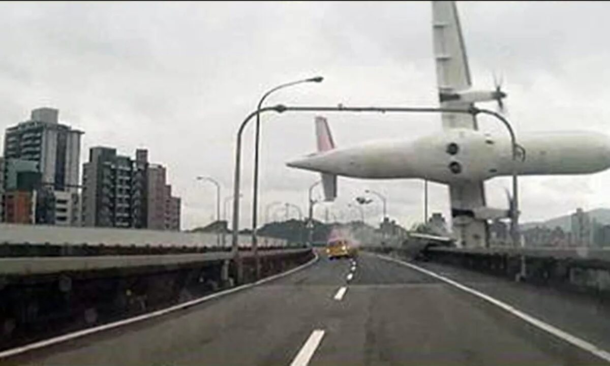 TransAsia Airways Faces Scrutiny After 2nd Fatal Crash - The New York Times