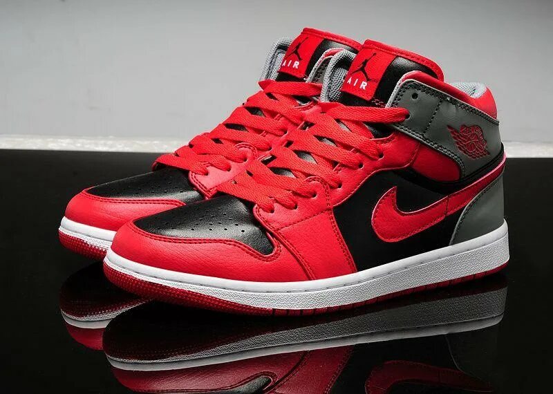 Найки air jordan. Nike Air Jordan 1 Red. Air Jordan 1 красные. Nike Air Jordan 1 Black Red.