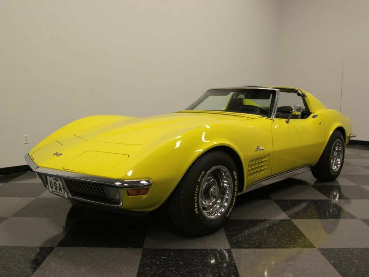 1971 год купить. Chevrolet Corvette c3 1971. Шевроле Корвет 99. Chevrolet Corvette c3 Yellow. Chevrolet Corvette c3 желтый.