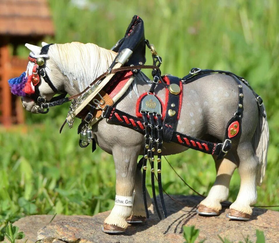 Амуниция для лошадей шляйх. Першерон schleich. першерон шляйх. collecta breyer лошади.