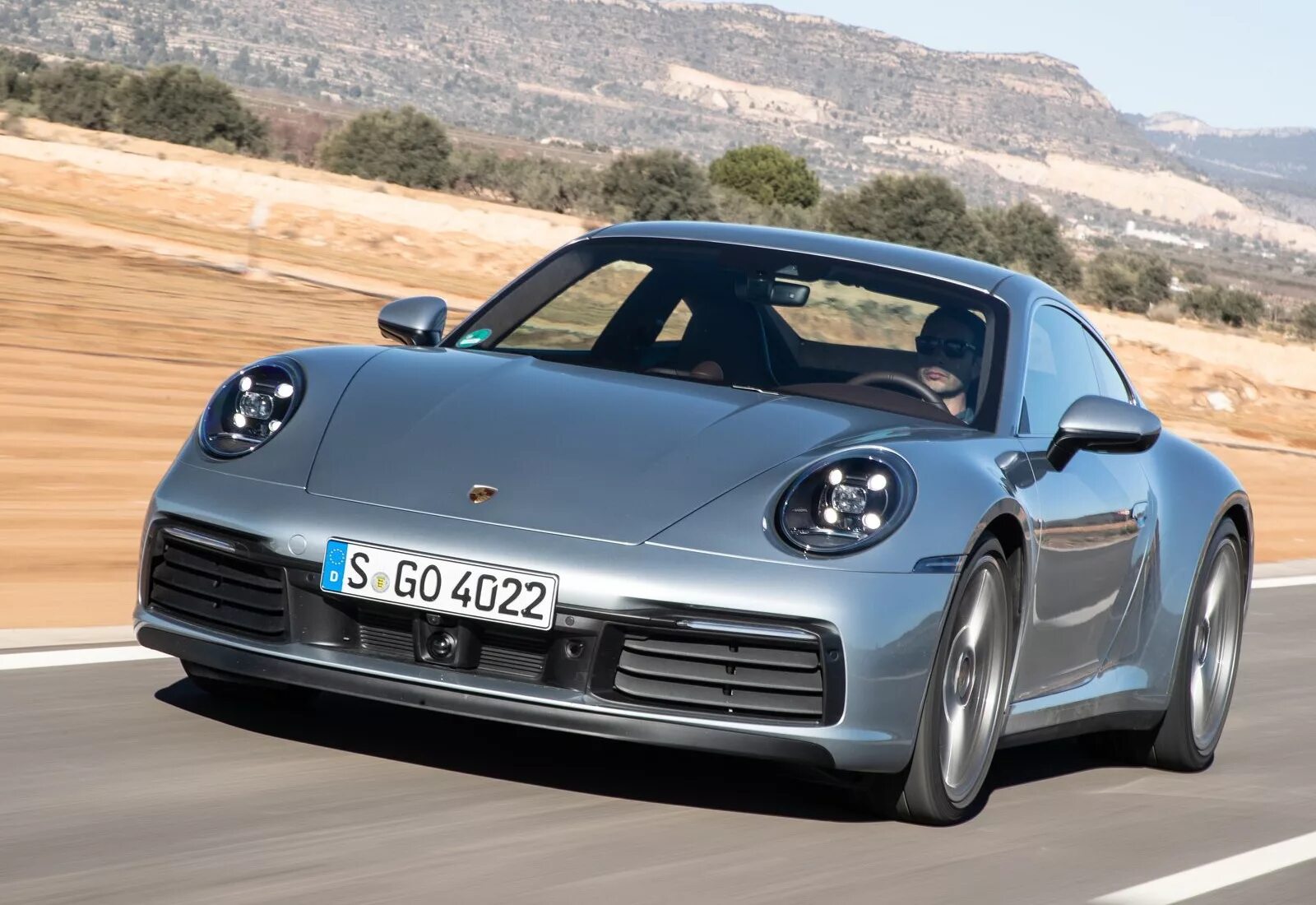 Порше фото. Porshe 911. Машина Porsche 911 Carrera s 2020. Porsche 911 2020 Silver. Porsche 911 Carrera гибрид.