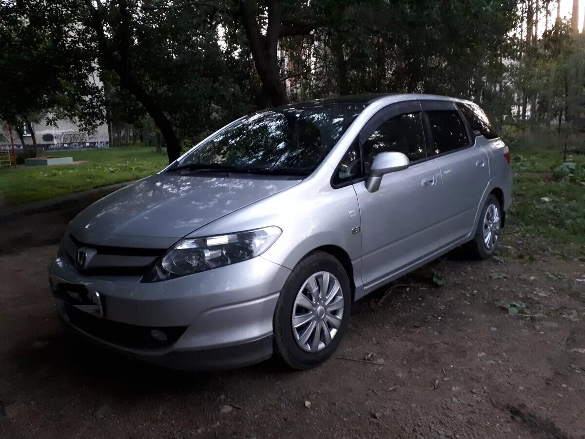 Купить honda airwave. Хонда аирвейв 2005. Honda Airwave 2005 салон. Серебристый Хонда Airwave. Хонда аирвейв серая.