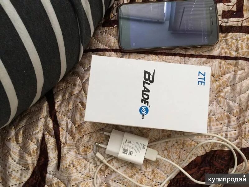 Zte не заряжается. На телефоне индикатор горит красным. Zte v790 аккумулятор. Zte x7 разобранный. Включение телефонов zte.