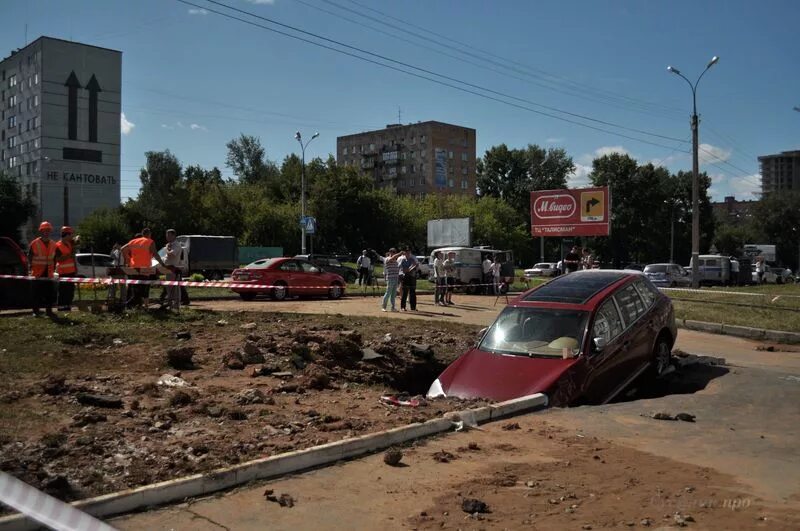 Тревога в ижевске сегодня. 10 Лет октября 8а Ижевск. Авария на Удмуртской в Ижевске вчера. ДТП 2010 года в Ижевске на 10 лет октября.