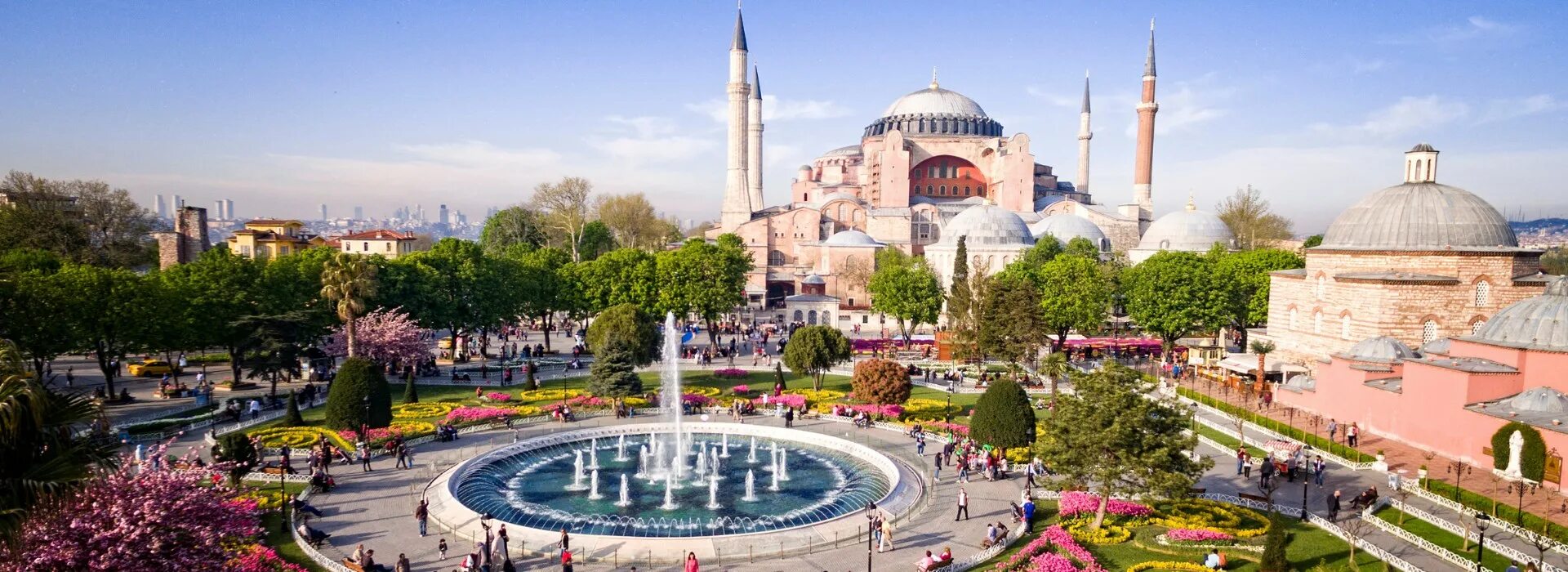 Тур в стамбул из минеральных. Турция столица Стамбул. Hagia Sophia Turkey. Стамбул Турция достопримечательности. Стамбул Султанахмет храм Святой.
