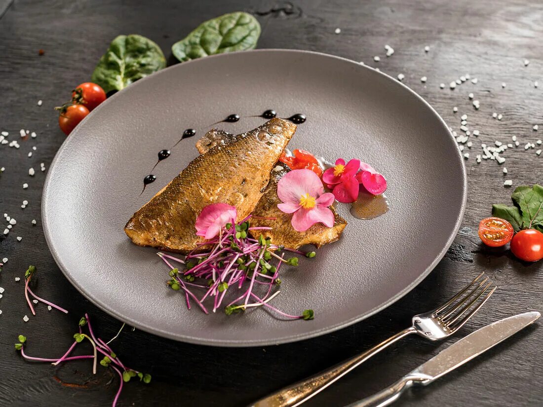 Ул цезаря куникова 24 к 2. Рестик. Рестик ресторан. Ресторан на садовой спб. Клубный ресторан vsёхорошо садовая.