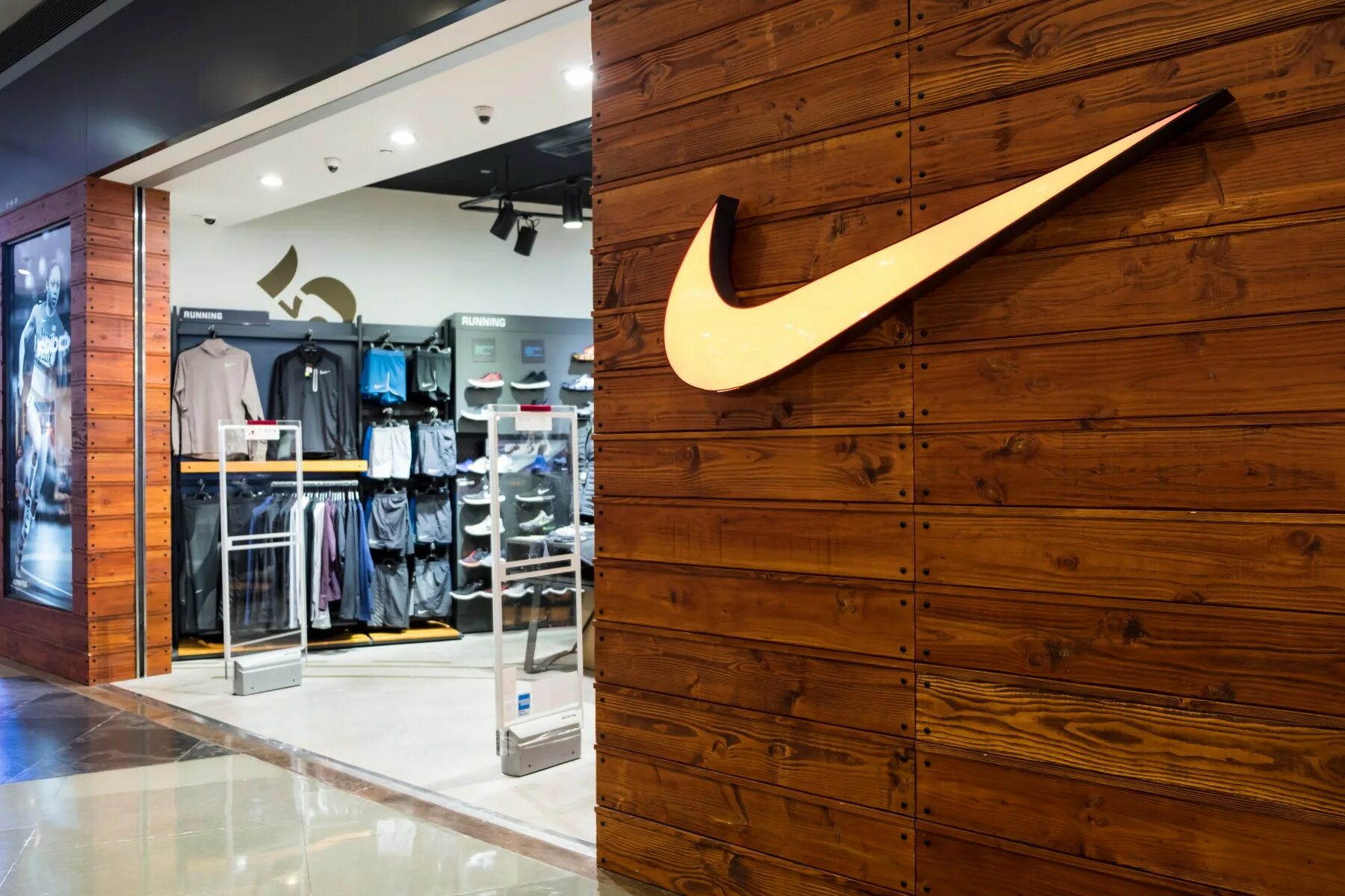 Nike компания. Офис найк в Америке. Найк компания офис. Завод найк в Америке.