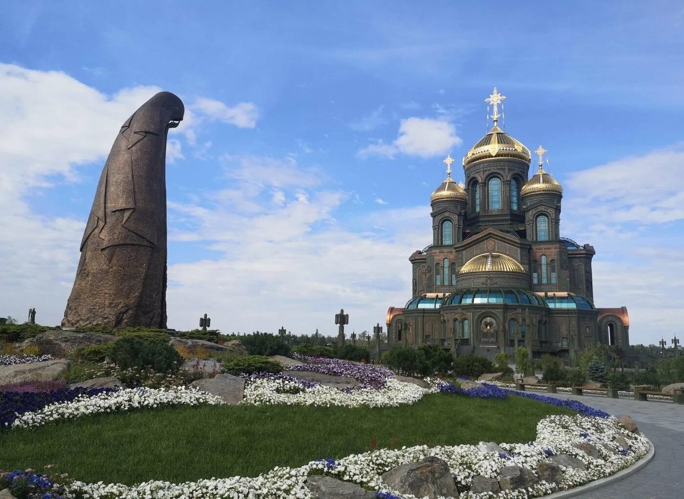 Главный храм министерства обороны российской федерации. Храм воскресения христова в кубинке. Храм вс рф в парке патриот. Парк патриот в подмосковье храм вооруженных сил. Парк воинской славы храм.