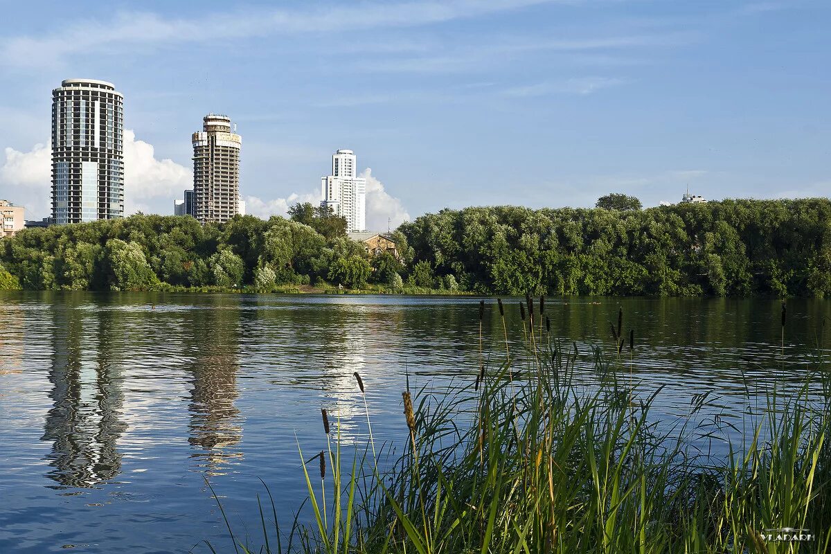 Исеть. Река исе́ть в екатеринбурге. Исеть. Исеть тауэр. Иметь река екатеринбург.