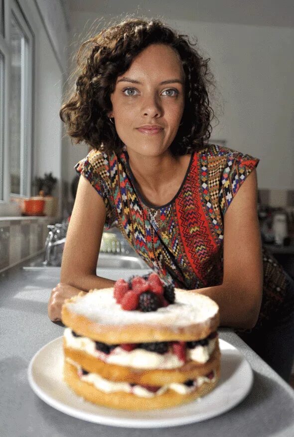 Фрэнсис Куинн. Ruby Tandoh. Руби пекарь Британии. Фрэнсис Куинн лучший пекарь Британии.