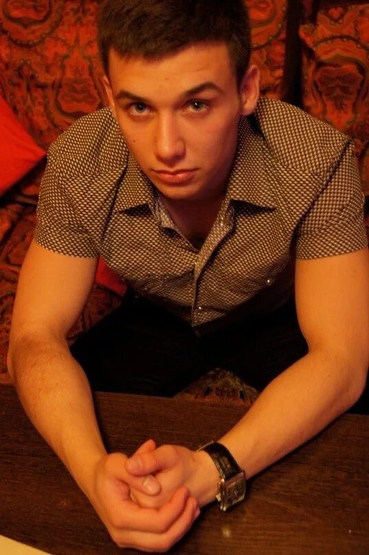 Влад сенькин орск. Дэвид ганди. Мужчина 30 лет реальное фото. Домашняя фотосессия с парнем. Джесси меткалф 2020.