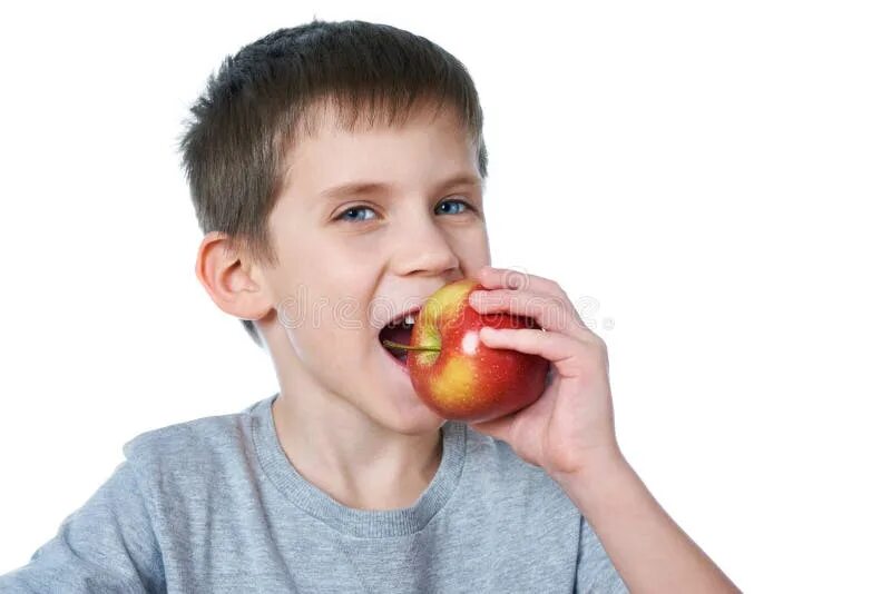 Мальчик ест яблоко. Задумчивый мальчик с едой. Мальчик с яблоком. Дядя кушает яблоко. The apple am little