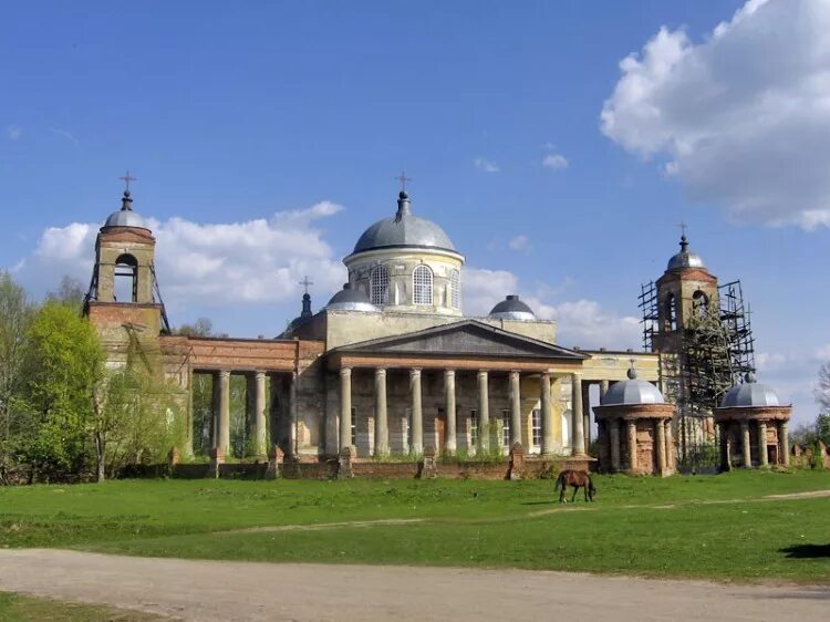 В селе ляличи суражского района. Село Ляличи Суражского района усадьба. Ляличи усадьба Завадовского Церковь Екатерины. Усадьба Ляличи Брянская. Усадьба Завадовского Брянской области.