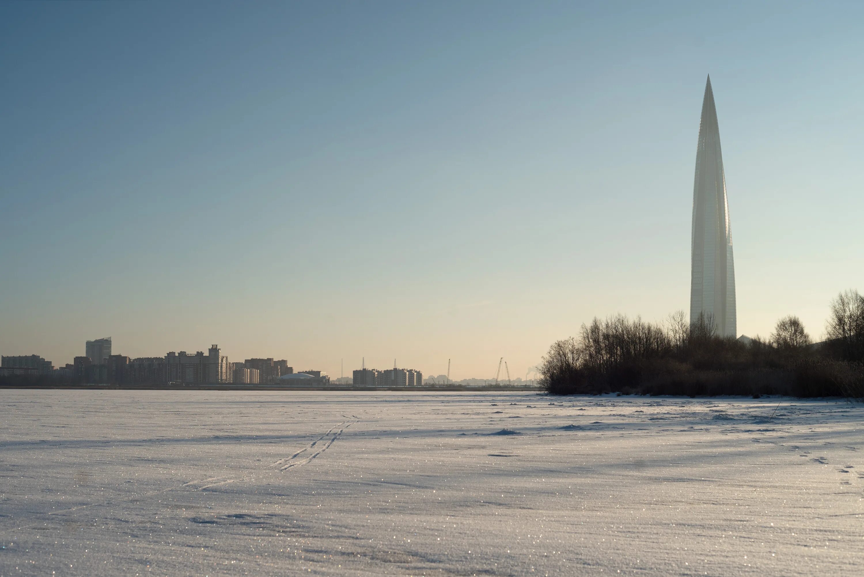 Лахтинский разлив. Озеро Лахтинский разлив. Лахтинский разлив СПБ. Лахтинский разлив глубины.