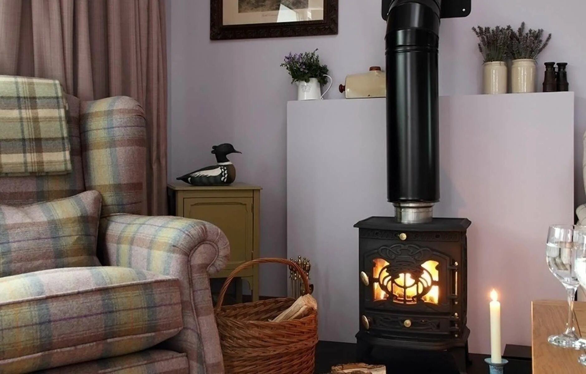 Apartamento de um quarto com decoração pitoresca e aconchegante