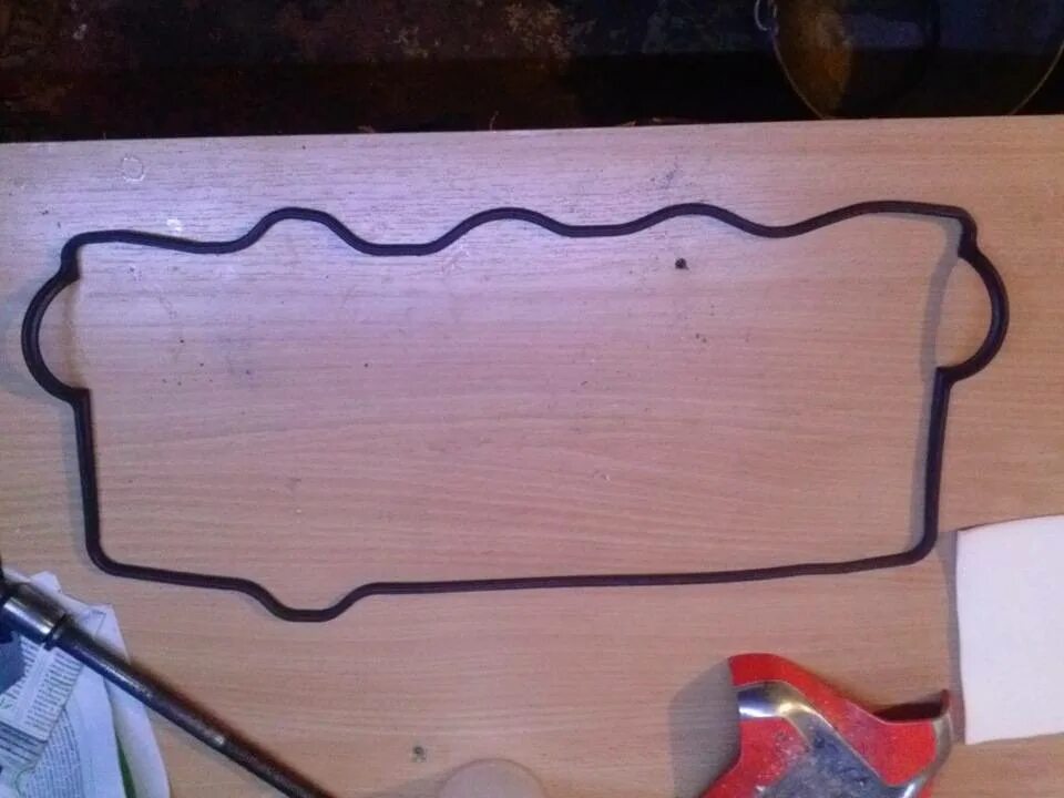 Прокладка под крышку. Прокладка крышки клапанов 3s fe masuma. прокладка клапанной крышки 3s-fe ipsum 10. 3s-fe прокладки клапанной крышки двигателя. прокладка клапанной крышки 3s gte.