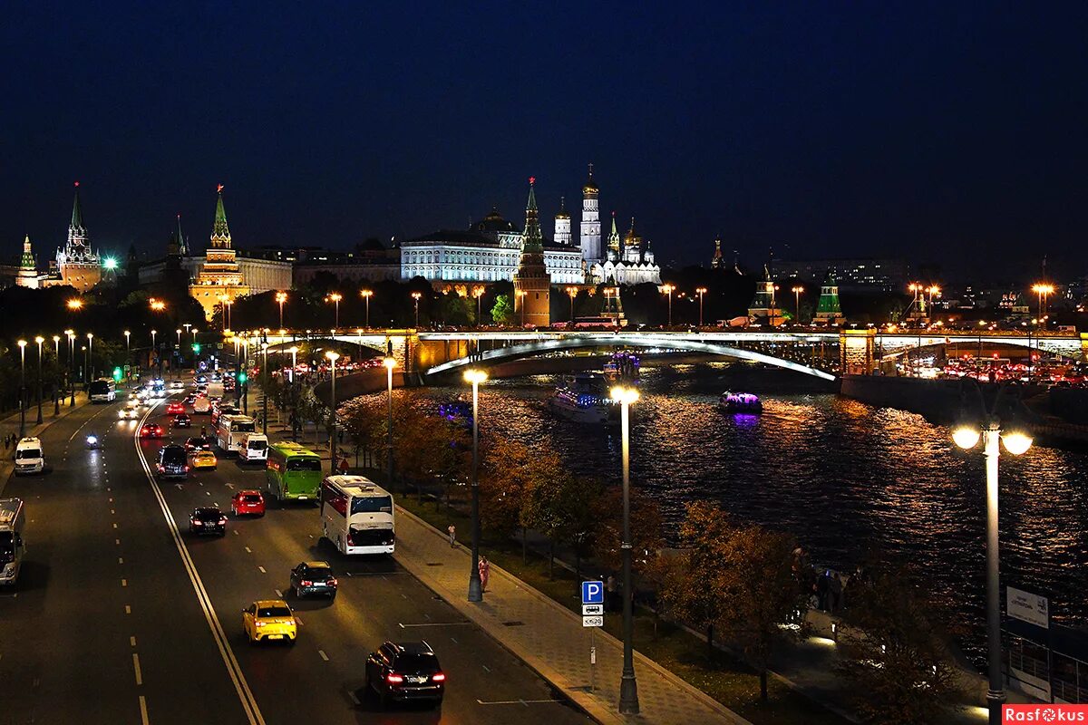 Московский следующий. Ночная Москва из машины. Ночная Москва горизонтально. Ночная Москва 2021. Москва настоящая.