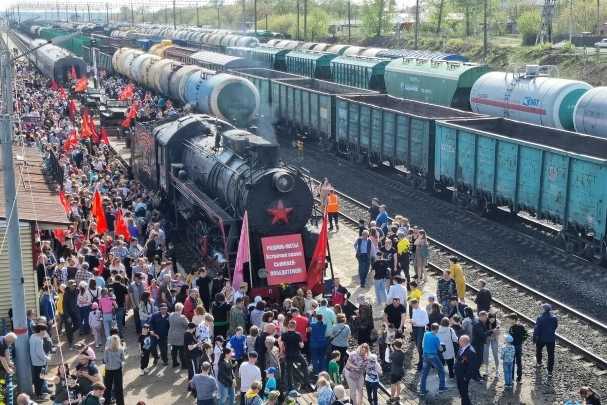 Приедет поезд победы. Паровоз Победы. Поезд Победы. Российские поезда. Военный поезд.