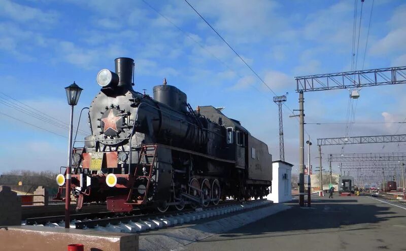 Орск краснодар жд. Памятник паровозу в Орске. Г. Орск Оренбургской области памятник. Паровоз в Орске. Паровозы Орск Оренбургской области ЮУЖД.