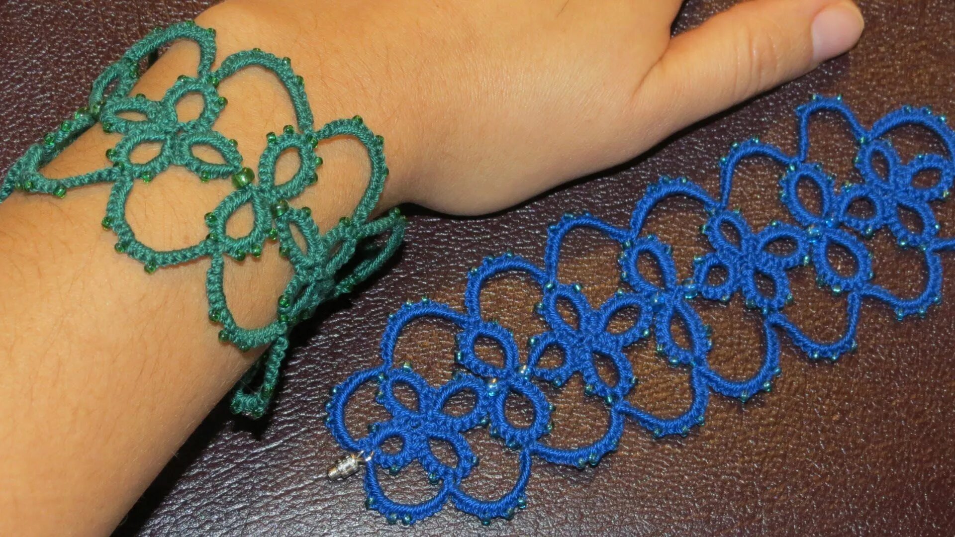 Фриволите иглой. Вечерская фриволите. Аграмант фриволите. Челнок для фриволите. Кружево фриволите для начинающих.