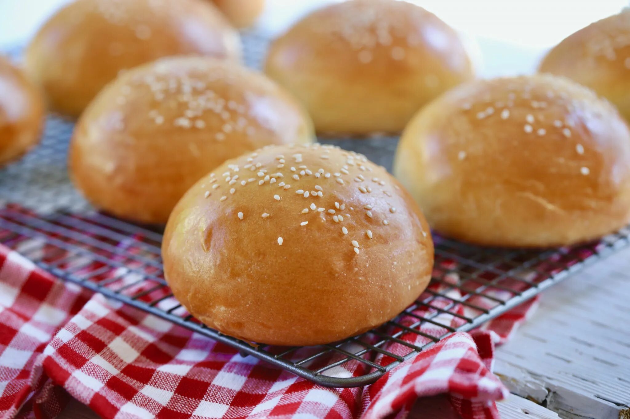 Sweet buns. Булка для гамбургера Бриошь. Buns. What is Brioche buns. Картинка bun.