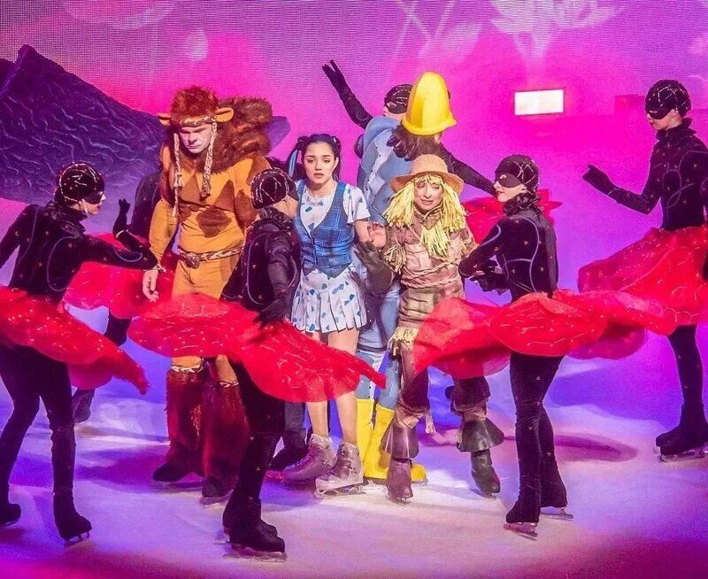 Шоу авербуха щелкунчик. Ледовое шоу в москве. Все ледовые шоу. Шоу на льду. Cirque du soleil: шоу «crystal».