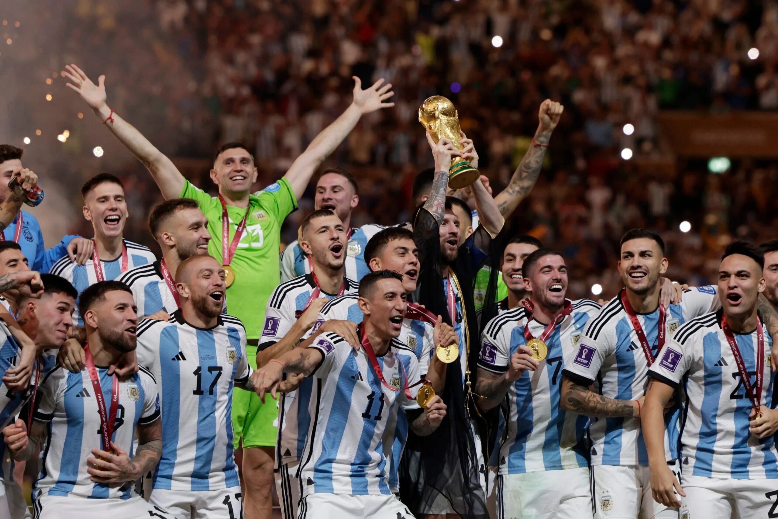 Сколько раз становилась чемпионом сборная команда аргентины. Сборная Аргентины финал 2022. Сборная Аргентины финал ЧМ 2022. Сборная Аргентины победа на ЧМ 2022. Месси Аргентина 2022.