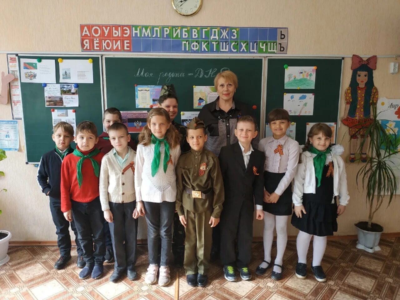 Сайт мбоу горловская сош. Школа 17 горловка. Школа номер 73 горловка. 54 школа горловка. Сайт мбоу горловская сош.
