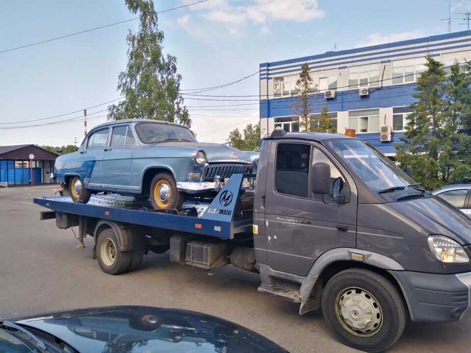 Эвакуатор в московском недорого. Ford Transit эвакуатор. Эвакуатор 2117. Форд Транзит эвакуатор МСК. Эвакуатор Строгино.