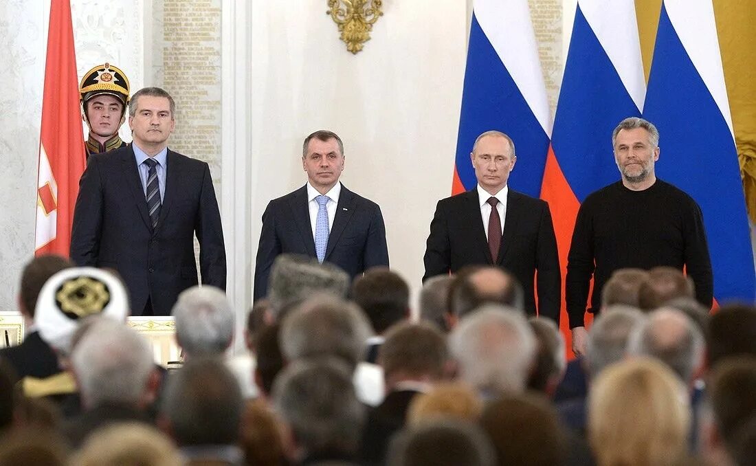 крымская весна 2014 воссоединение. подписание вхождения. подписание вхождения. подписание 2014 путин аксенов чалый константинов. путин в кремле.