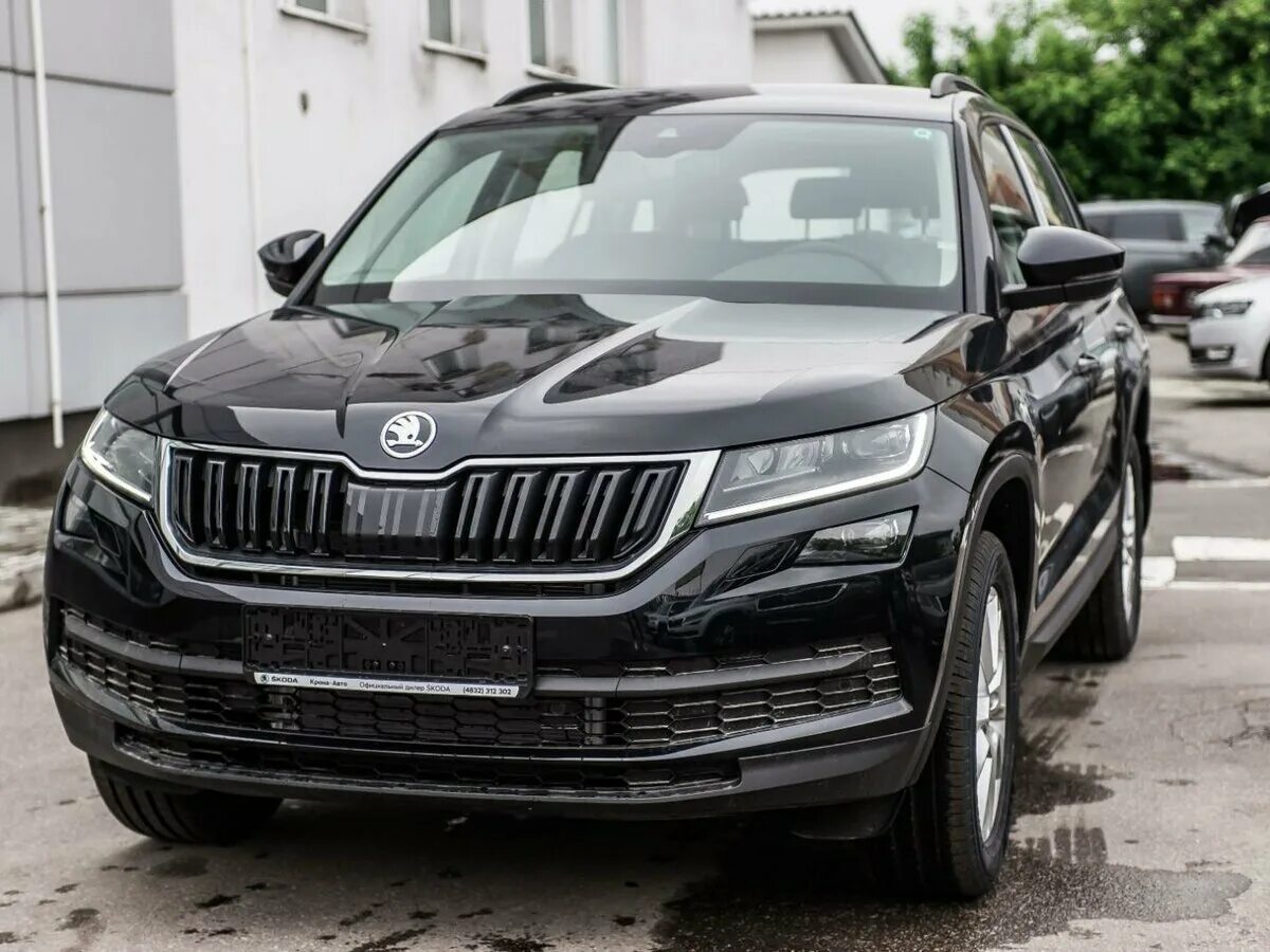 Skoda Kodiaq 2019. Skoda Kodiaq 2021 черный. Skoda Kodiak 2020. Чёрный Skoda Kodiak 2020. Купить кодиак с пробегом на авито