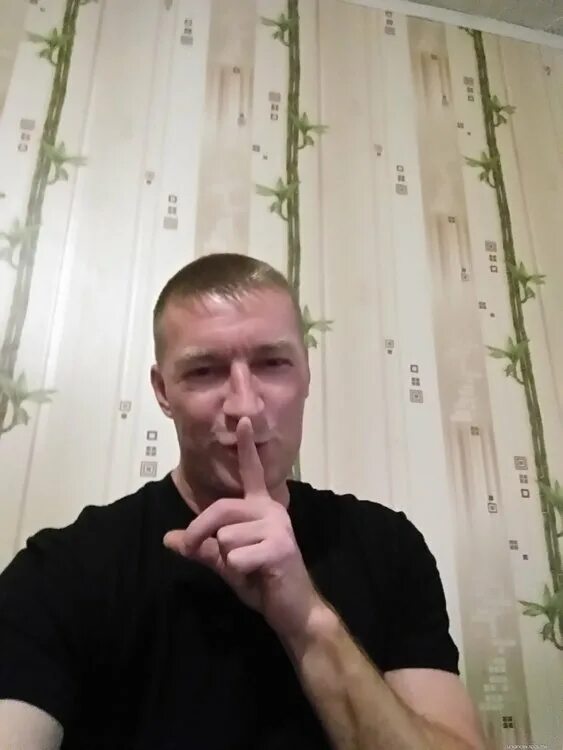 Бизнес ланч реклама. Ешь 44. Ешь 44. Человек с едой. Подростки и еда.