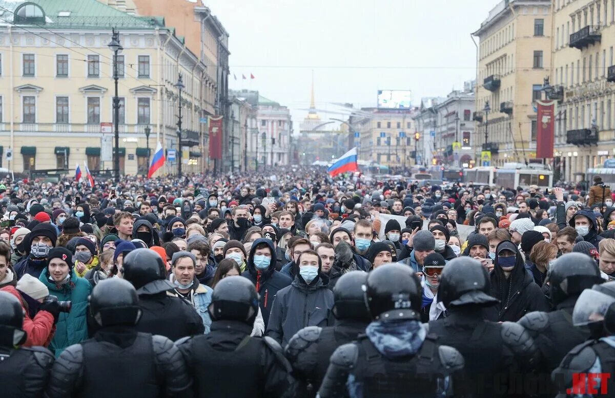 Митинг почему и. Протесты в России 2021 Навальный. Протесты в России Навальный. Протесты 23 января 2021 в Санкт Петербурге.