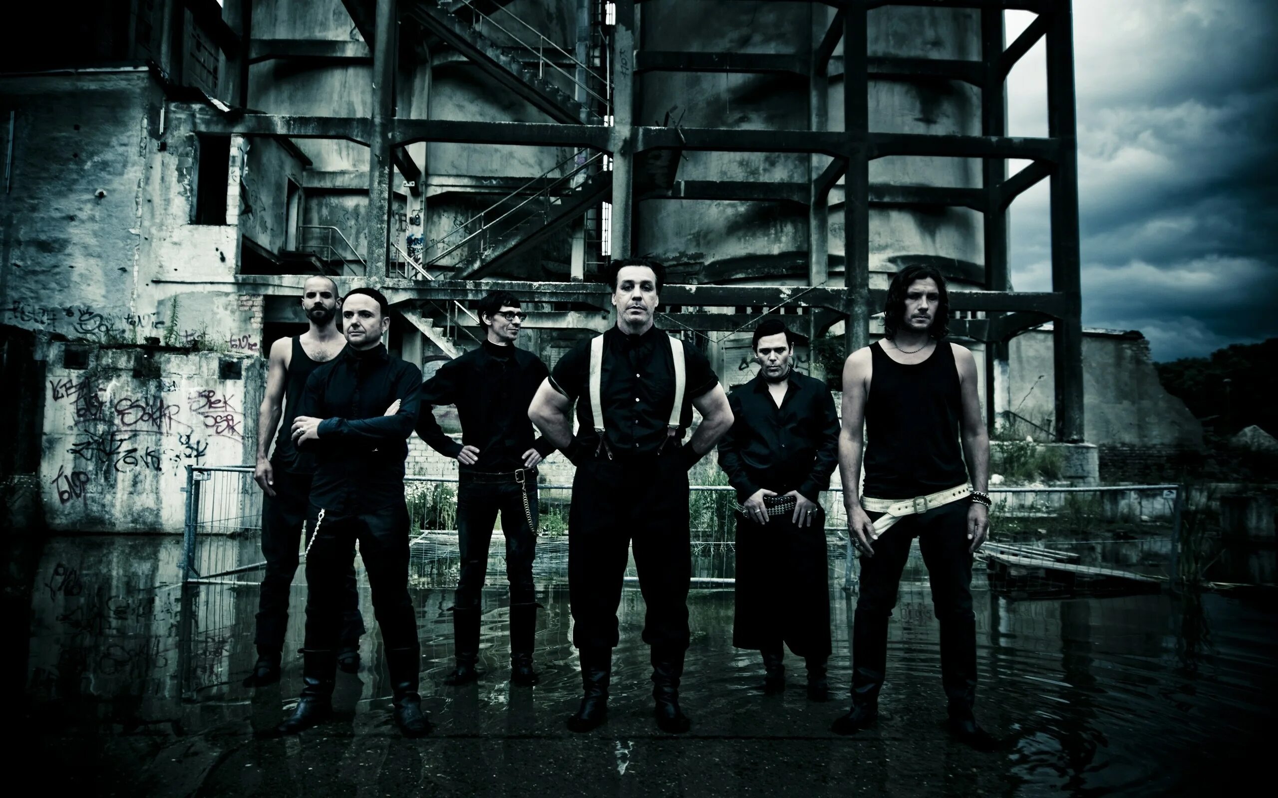 Rammstein extended version. Группа рамштайн. рок группа rammstein. рамштайн и пила. rammstein wallpaper.