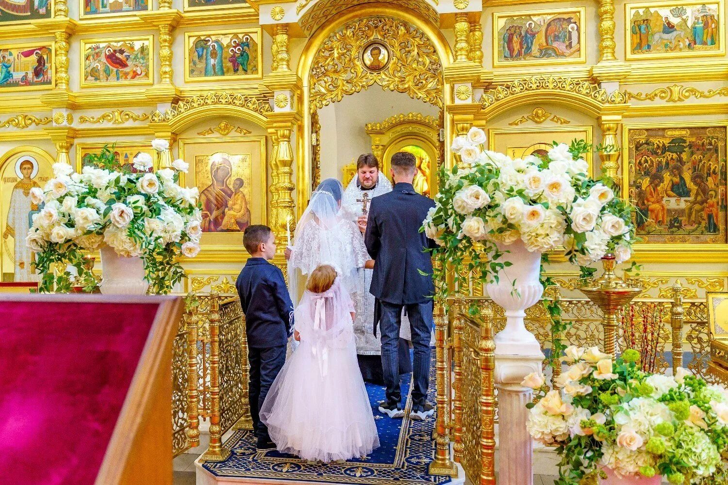Как проходит венчание в церкви. Венчание собор липецк. венчание воронеж троицкий храм. храм во владыкино венчание. петропавловский собор венчание.