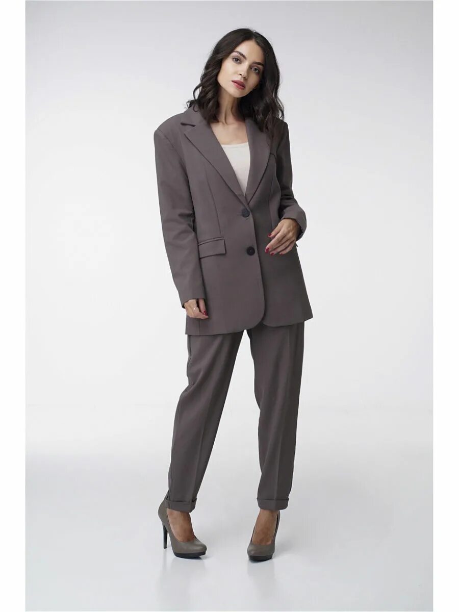 костюм женский брючный с пиджаком. костюм с укороченными брюками. костюм брючный. голубой брючный костюм. костюм женский брючный с пиджаком.